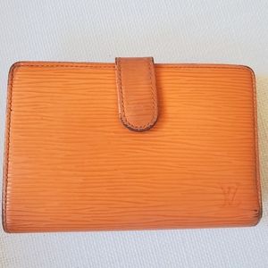 Louis Vuitton Epi leather kisslock wallet